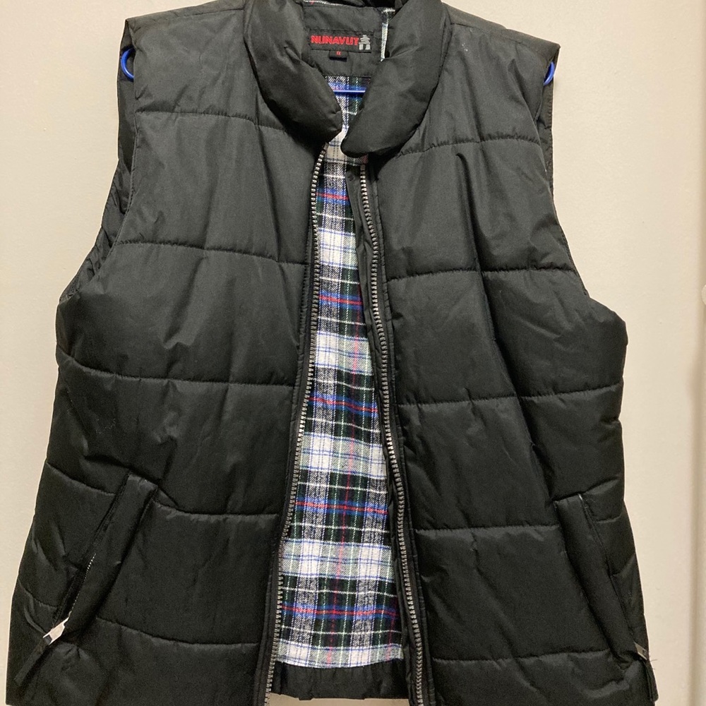 Black parachute vest